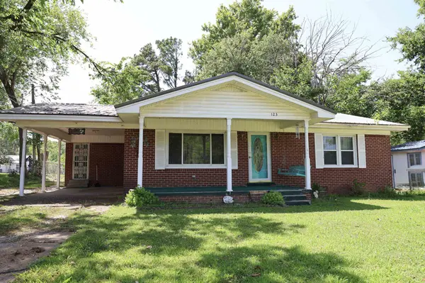 123 N MAGNOLIA ST, Adamsville, TN 38310