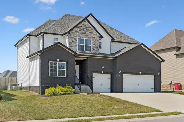 323 Bluebriar Trce, Clarksville, TN 37043