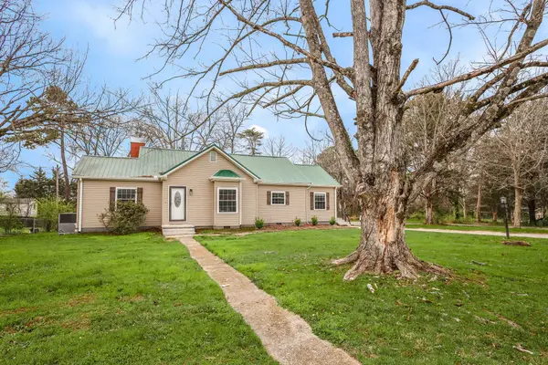 903 Union St, Shelbyville, TN 37160