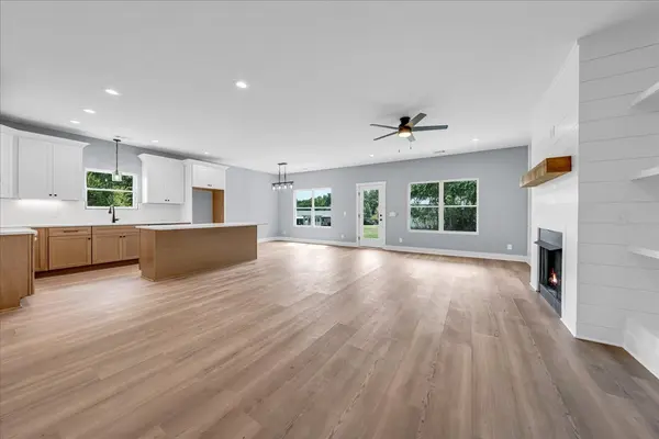 25 Lookout Dr, Winchester, TN 37398