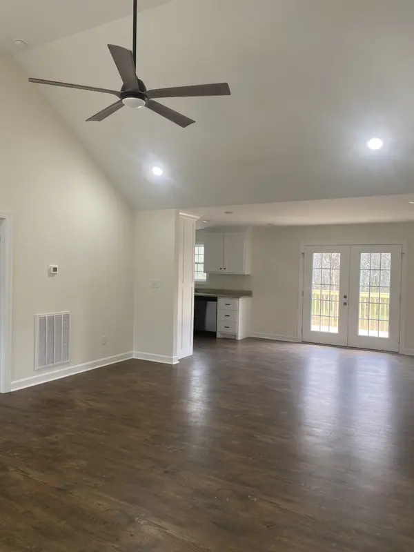 81 Lighthouse Dr, Summertown, TN 38483