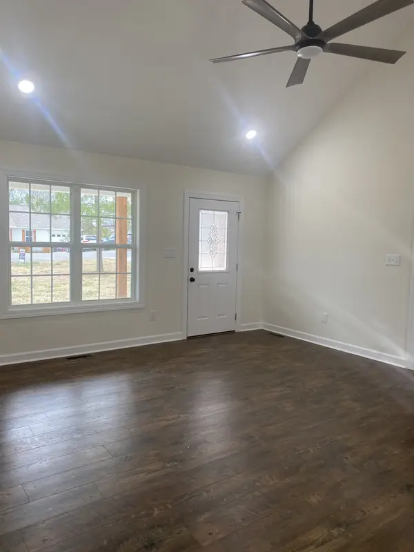 81 Lighthouse Dr, Summertown, TN 38483