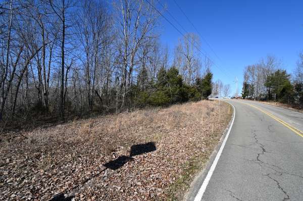 2172 Airport Ridge Rd, Linden, TN 37096