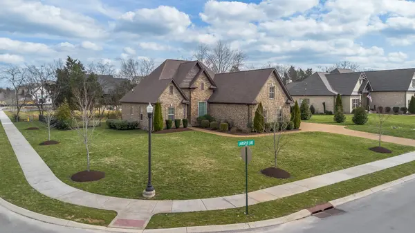 901 Larkspur Ln, Lebanon, TN 37087