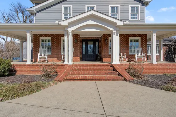 5032 Twin Lakes Dr, Old Hickory, TN 37138