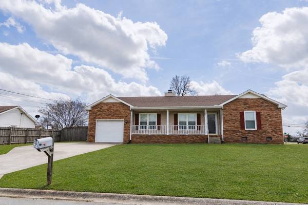 1000 Monica Dr, Clarksville, TN 37042