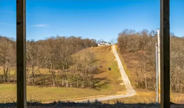 1130 Mahon Rd, Columbia, TN 38401