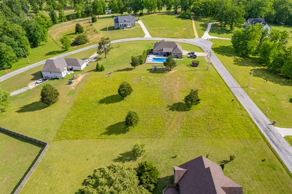 594 Double Eagle Dr, Summertown, TN 38483