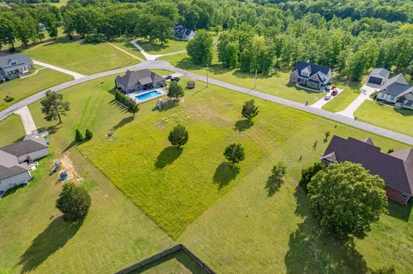 594 Double Eagle Dr, Summertown, TN 38483