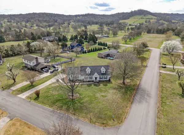 201 Chadwick Dr, Fayetteville, TN 37334