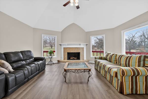 203 Buena Vista Dr, Columbia, TN 38401