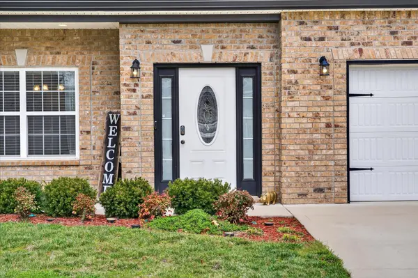 1493 English Oak Dr, Clarksville, TN 37043