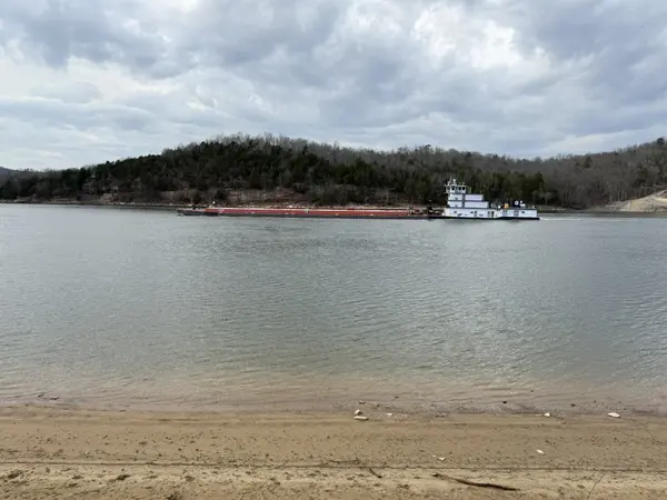 706 River Front Dr #S, Clifton, TN 38425