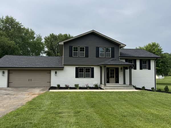 1022 Great Oaks Dr, Hopkinsville, KY 42240