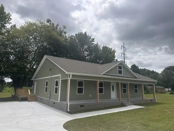 6 Monks Rd, Fayetteville, TN 37334