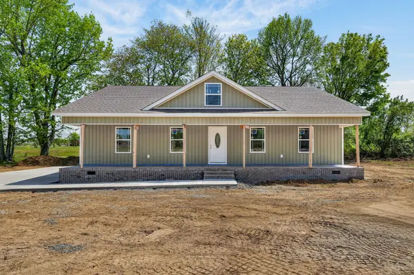 6 Monks Rd, Fayetteville, TN 37334