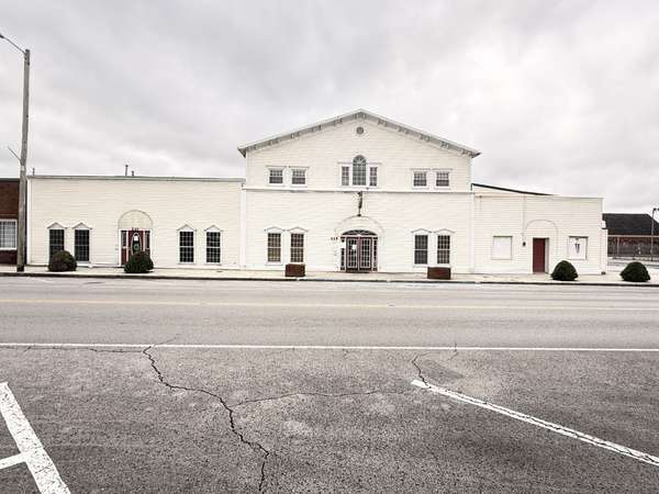 225 NW Atlantic St, Tullahoma, TN 37388