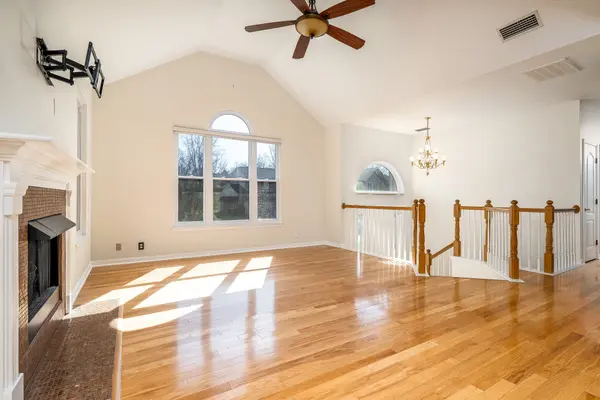 2938 Churchill Ln, Thompsons Station, TN 37179