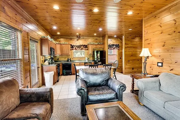 821 Great Smoky Way, Gatlinburg, TN 37738