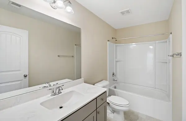 106 Bowline Ln, Kingsland, GA 31548