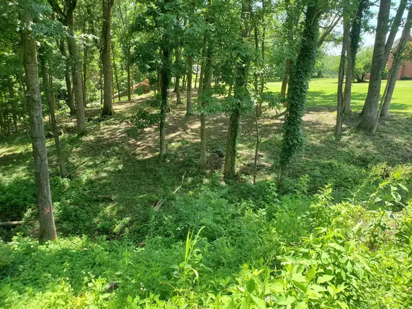 1930 Arlington Rd, Lebanon, TN 37087