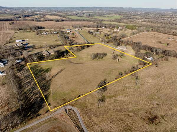 508 Branham Mill Rd, Gallatin, TN 37066