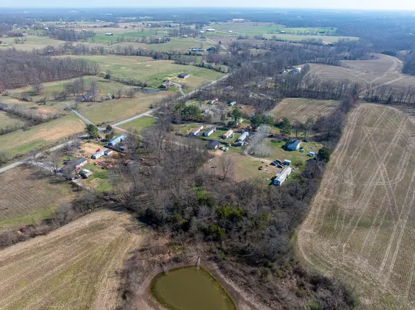 98 Andrea Ln, Westmoreland, TN 37186