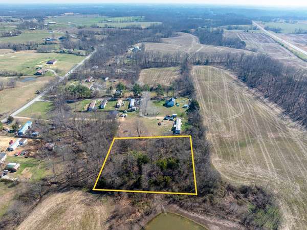 98 Andrea Ln, Westmoreland, TN 37186