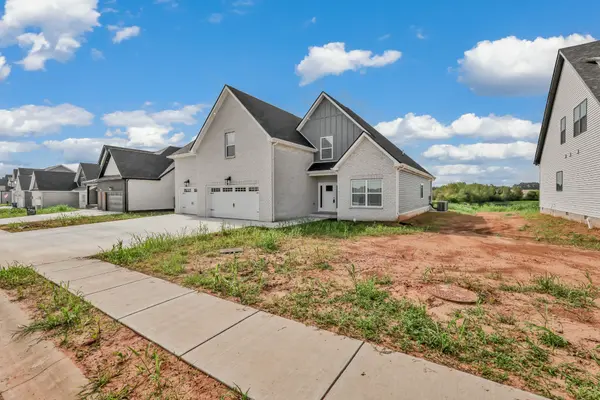 222 Low Plains Ln, Clarksville, TN 37043