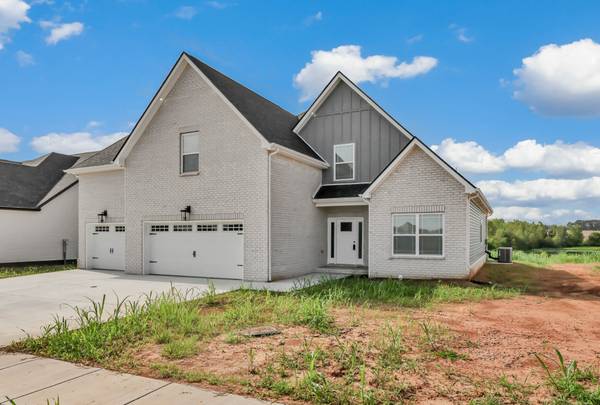 222 Low Plains Ln, Clarksville, TN 37043