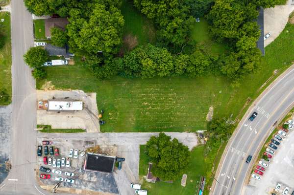 200 W 3rd St, Columbia, TN 38401