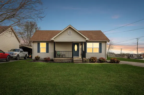 402 Jonesboro Ct, La Vergne, TN 37086