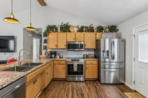 402 Jonesboro Ct, La Vergne, TN 37086
