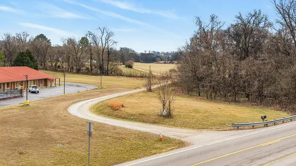 9438 Lewisburg Hwy #E, Cornersville, TN 37047
