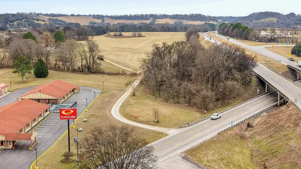 9438 Lewisburg Hwy #E, Cornersville, TN 37047