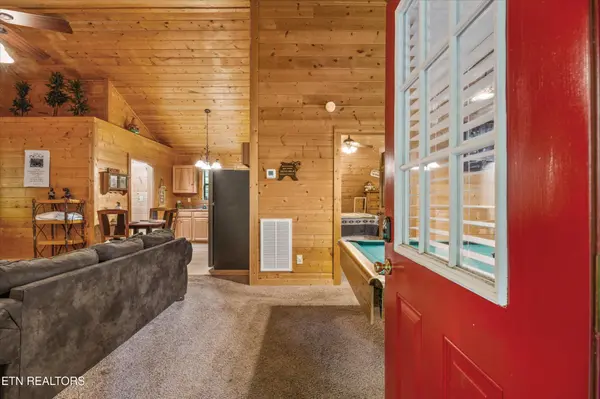 927 Stone Tr, Sevierville, TN 37876