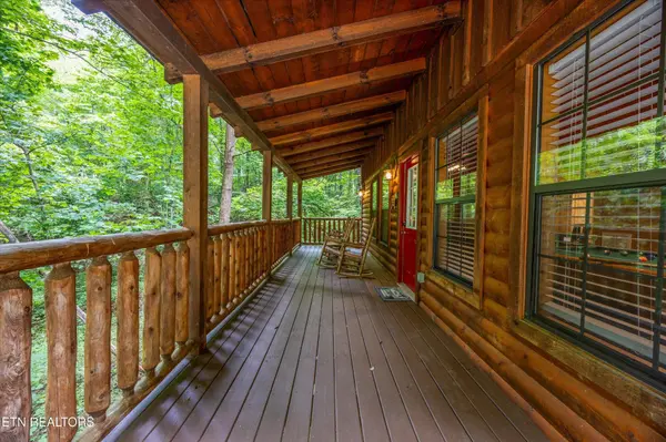 927 Stone Tr, Sevierville, TN 37876