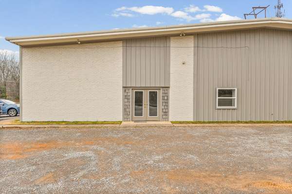 1379E Ashland City Rd, Clarksville, TN 37040