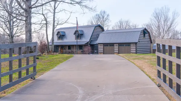 102 Highwater Rd, Waverly, TN 37185