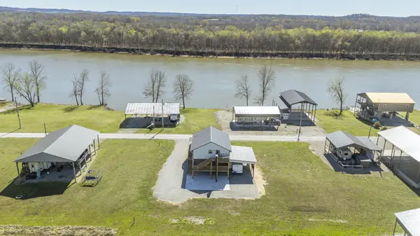 1082 WC Pickett, Clifton, TN 38425