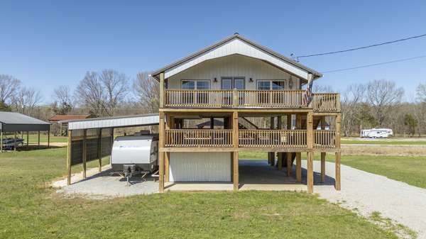 1082 WC Pickett, Clifton, TN 38425
