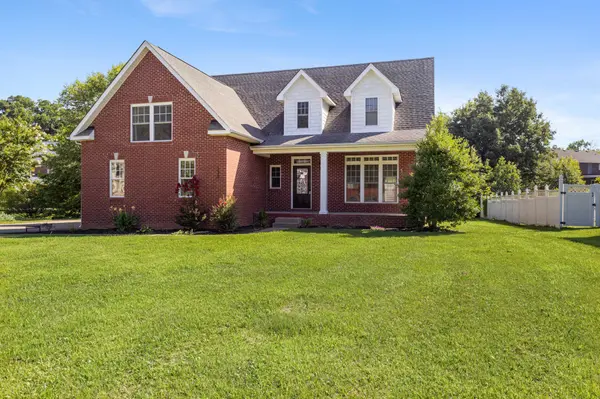 135 Weymouth Ct, Clarksville, TN 37043