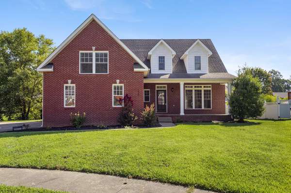 135 Weymouth Ct, Clarksville, TN 37043