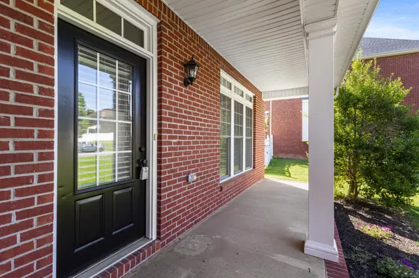 135 Weymouth Ct, Clarksville, TN 37043