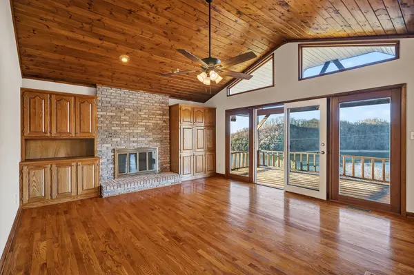 1634 Falling Water Rd, Sparta, TN 38583