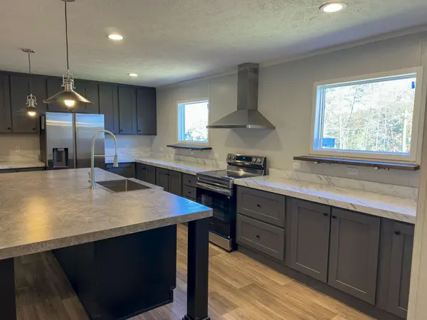 354 Bungalow Dr, Dandridge, TN 37725