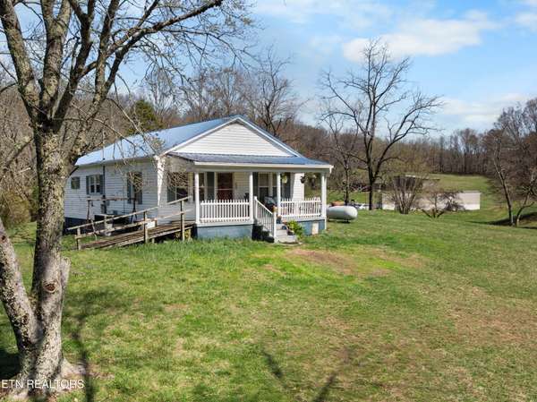 385 Hubbs Grove Rd, Maynardville, TN 37807
