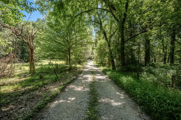 505 Philippi Rd, Wartrace, TN 37183