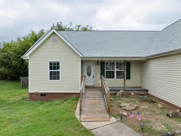 192 Round Tree Drive, Rossville, GA 30741