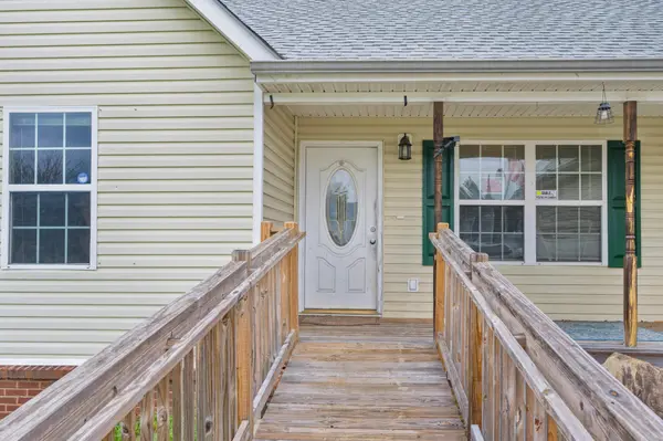 192 Round Tree Drive, Rossville, GA 30741